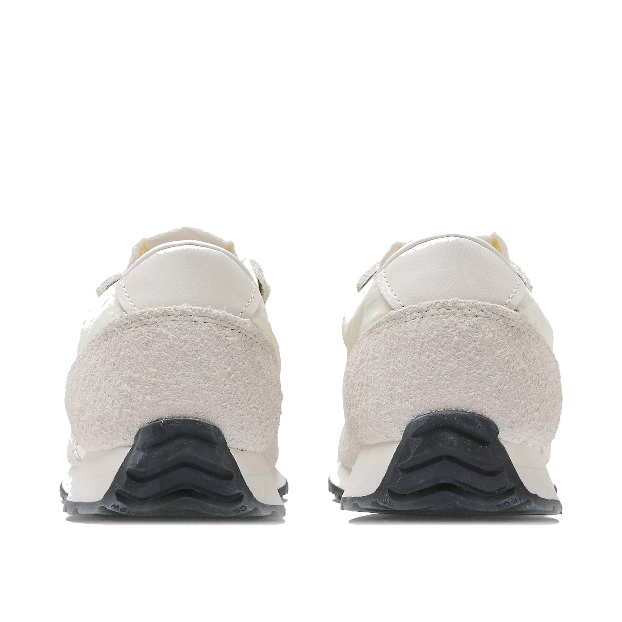 New Balance 471 v1 Men Linen Angora Black — Scene7-07 heel