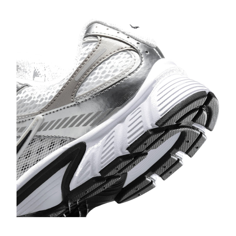 Nike V5 RNR White/Vast Grey/Metallic Silver Women's Sneakers HQ7901-107